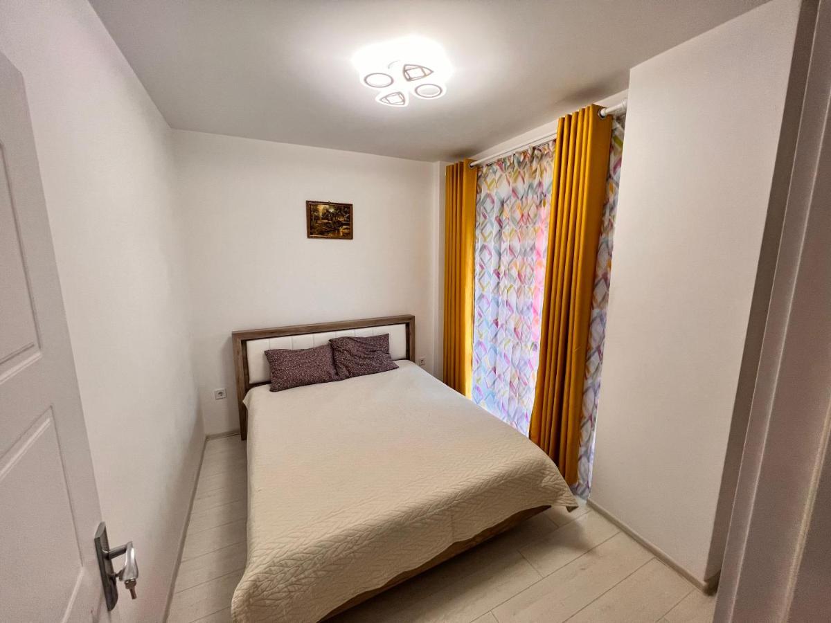 2 Rooms Apartment Airy & Bright Relax Iasi Esterno foto