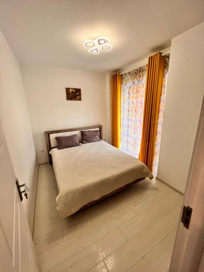 2 Rooms Apartment Airy & Bright Relax Iasi Esterno foto